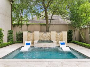 2242 Pelham Drive, Houston TX 77019
