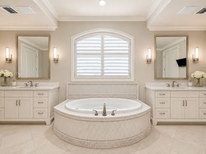2242 Pelham Drive, Houston TX 77019