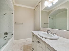2242 Pelham Drive, Houston TX 77019