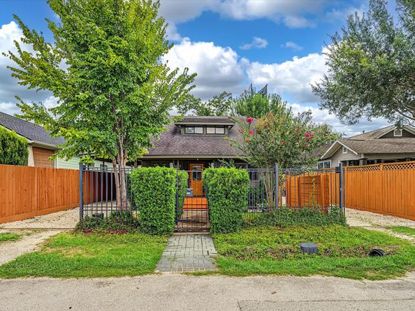 606 Vincent Street, Houston TX 77009