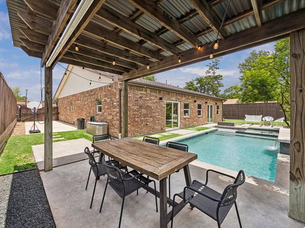 4211 Marlborough Drive, Houston TX 77092