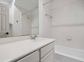 911 Birdsall Street, Houston TX 77007