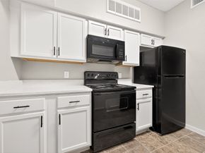 10855 Meadowglen Lane 608, Houston TX 77042
