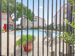 10855 Meadowglen Lane 608, Houston TX 77042