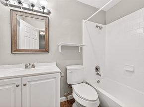 10855 Meadowglen Lane 608, Houston TX 77042