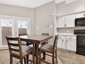 10855 Meadowglen Lane 608, Houston TX 77042