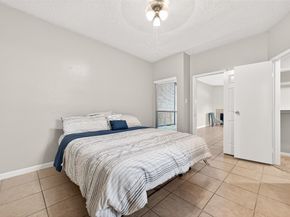 10855 Meadowglen Lane 608, Houston TX 77042