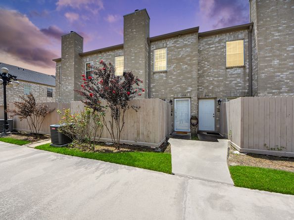 2908 Holly Hall Street 2908, Houston TX 77054