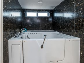 5615 Green Springs Drive, Houston TX 77066