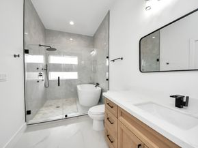 2711 Delano Street, Houston TX 77004