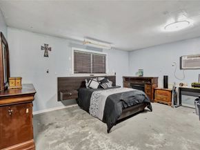 930 Creager Street, Houston TX 77034