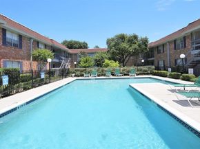 2250 Bering Drive, Houston TX 77057