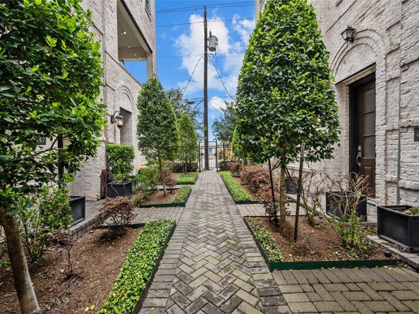 4045 Leeland Street, Houston TX 77023