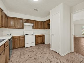4910 Brownfields Court, Houston TX 77066