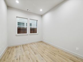 5221 Hillman Street B, Houston TX 77023