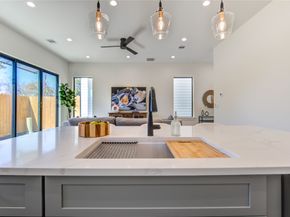 6135 Pacific Forest Drive, Houston TX 77091