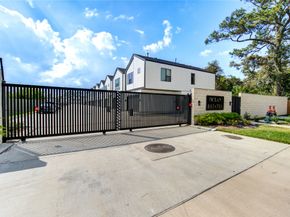 6135 Pacific Forest Drive, Houston TX 77091