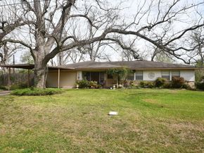 607 Riveredge Drive, Richmond TX 77406