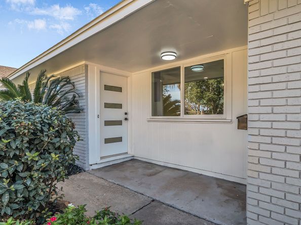 5025 De Milo Drive, Houston TX 77092