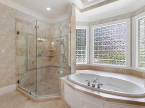 39 W Bracebridge Circle, The Woodlands TX 77382