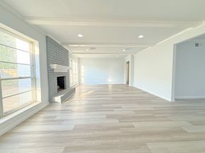 5926 Queensgate Drive, Houston TX 77066