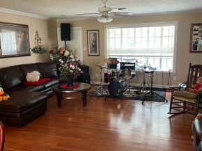 15202 Henry Road, Houston TX 77060