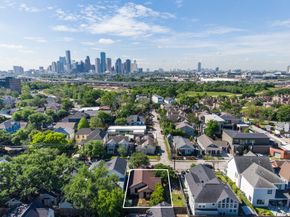 217 Teetshorn Street, Houston TX 77009