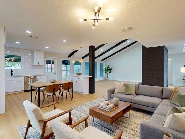 9867 Sageroyal Lane, Houston TX 77089