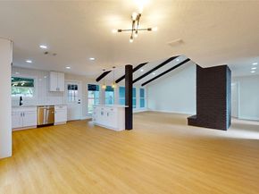 9867 Sageroyal Lane, Houston TX 77089