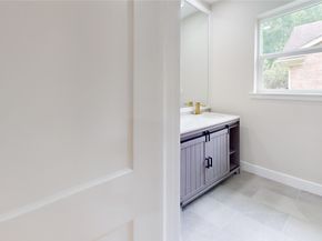 9867 Sageroyal Lane, Houston TX 77089