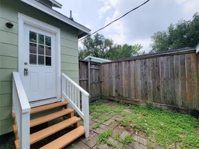 8355 Wier, Houston TX 77017