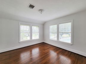 8355 Wier, Houston TX 77017