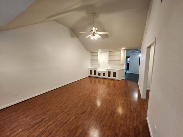 8403 Mullins Drive, Houston TX 77096