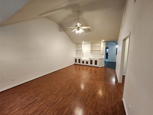 8403 Mullins Drive, Houston TX 77096