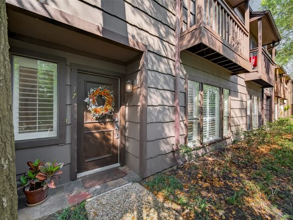 11711 Memorial Drive 17, Houston TX 77024