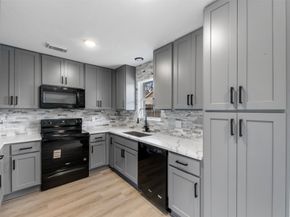 5734 Farwell Drive, Houston TX 77035