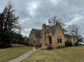200 S Cherry Street S, Tomball TX 77375