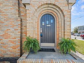 200 S Cherry Street, Tomball TX 77375
