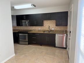 10328 Longmont Dr 47/1, Houston TX 77042