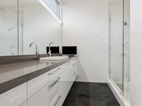 2307 Wroxton Road, Houston TX 77005