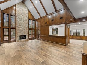 6 Thornhedge Court, The Woodlands TX 77381