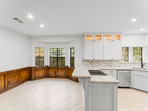 6 Thornhedge Court, The Woodlands TX 77381