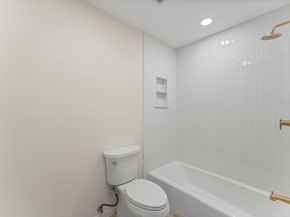 6 Thornhedge Court, The Woodlands TX 77381