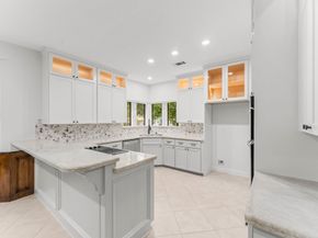 6 Thornhedge Court, The Woodlands TX 77381