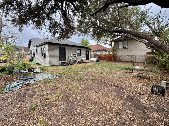 5129 Claremont Street, Houston TX 77023