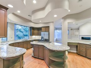 3 Hillside View Place, The Woodlands TX 77381