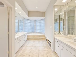 3 Hillside View Place, The Woodlands TX 77381