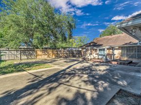 5503 Braesvalley Dr, Houston TX 77096