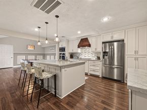 11102 Hillcroft Avenue, Houston TX 77096