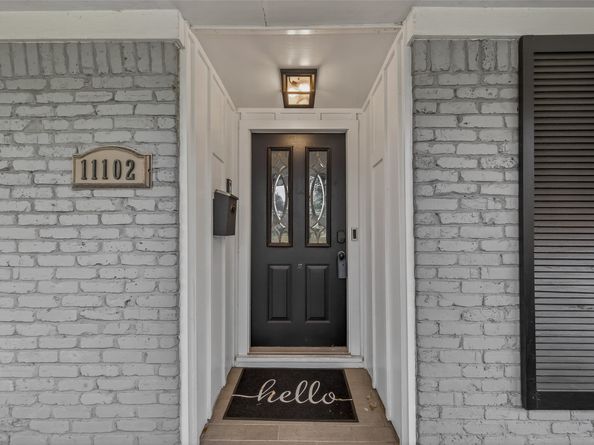 11102 Hillcroft Avenue, Houston TX 77096